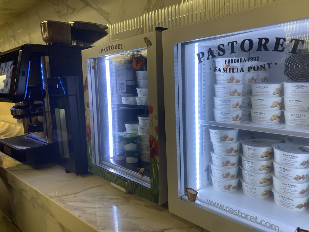 バルセロナ空港のラウンジのコーヒー