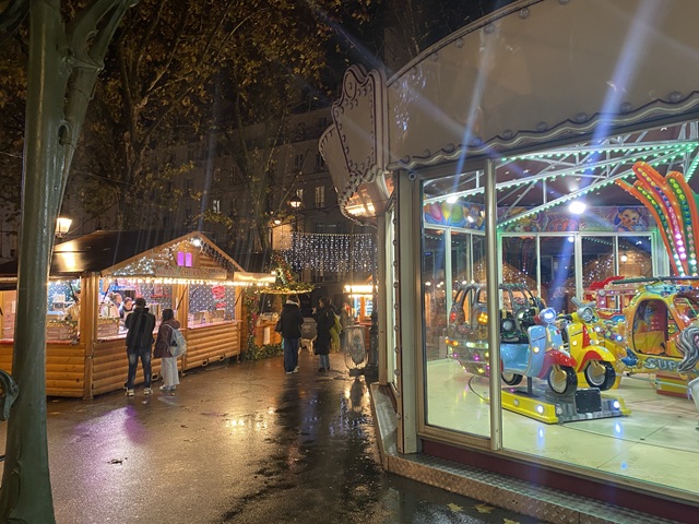 モンマルトルのクリスマスマーケット