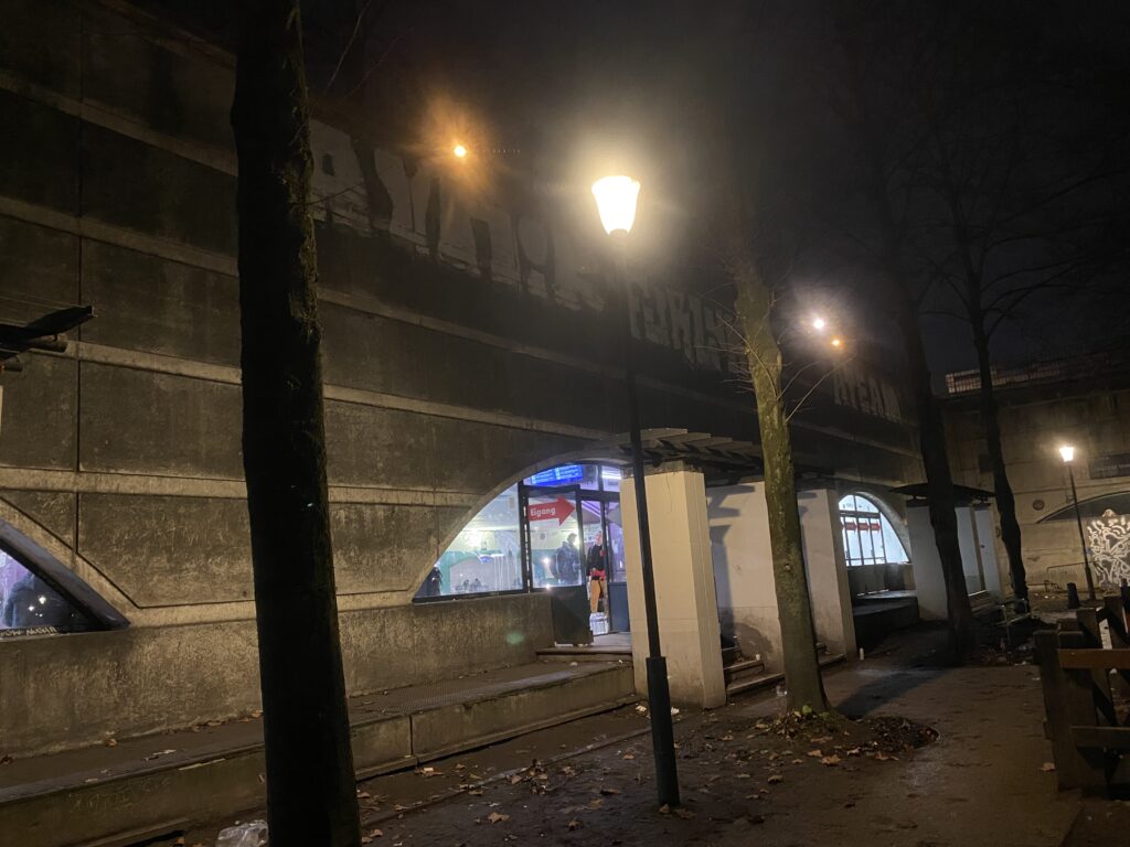 パリの夜行バス乗り場