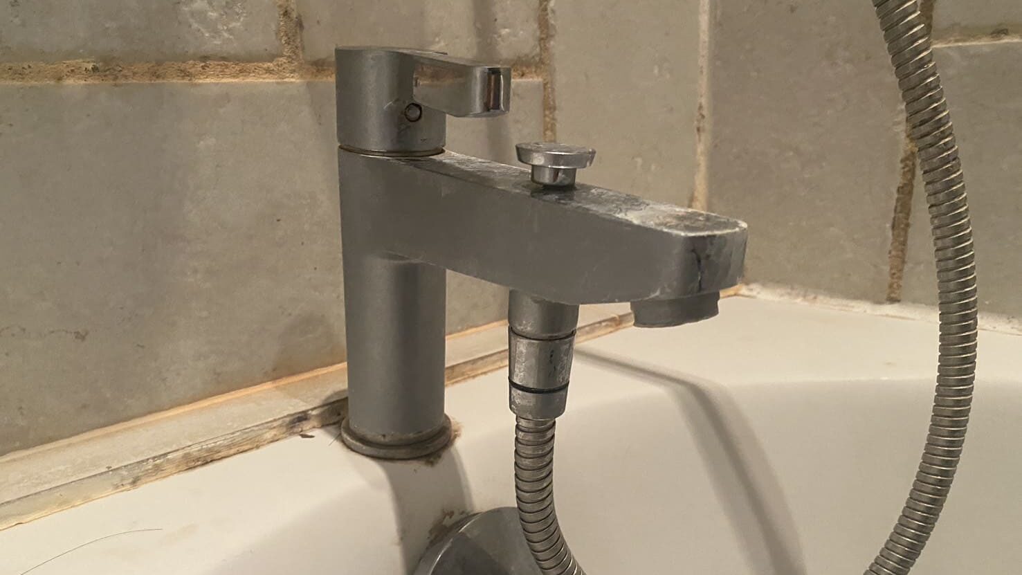 シャワーと蛇口の接合部