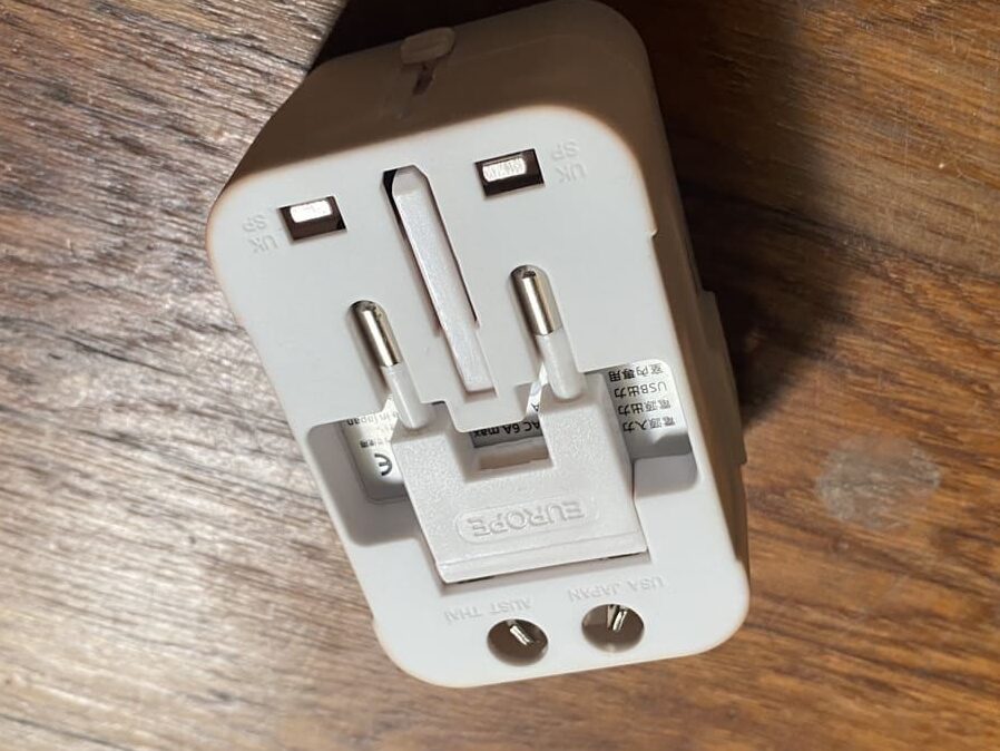 iHouse allの海外変換プラグ