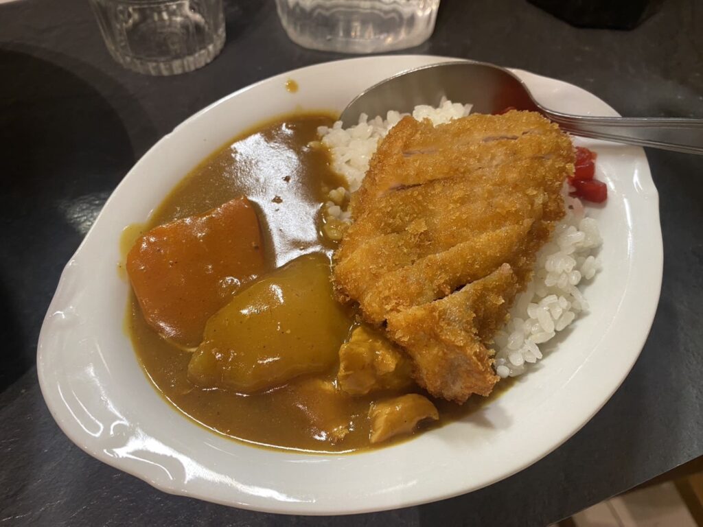 サッポロラーメンのカツカレー(小)