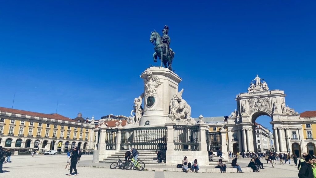 コメルシオ広場