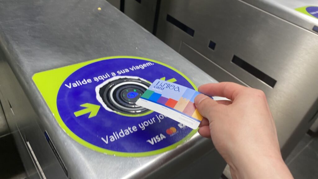 地下鉄でリスボアカードを使用