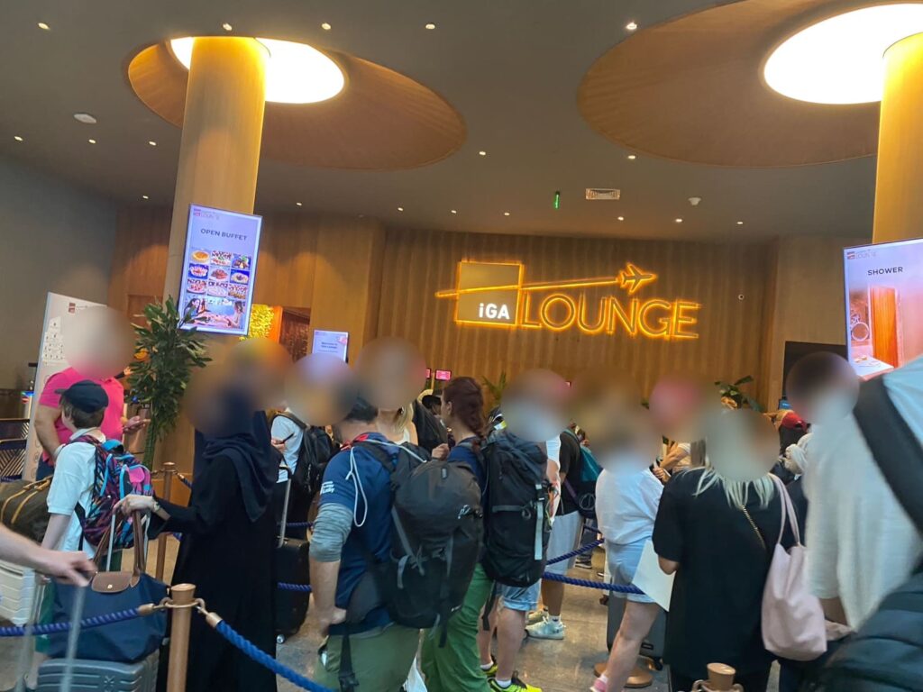 iGA Loungeの受付カウンター
