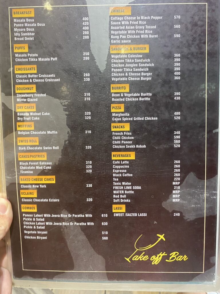 バラナシ空港のTake off Bar & Loungeのメニュー